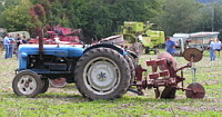 Tracteur (Fete de la Moisson St Simeon de Bressieux 2006) (01)